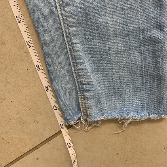 Hudson size 26 , Light wash denim , Nico mid rise ankle with raw hem🎶 - Picture 4 of 7